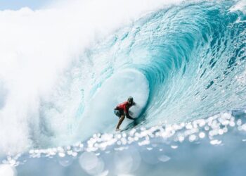 การแข่งขันกระดานโต้คลื่น World Surf League ประกาศให้นักกีฬาใส่ Apple Watch ระหว่างแข่งขัน