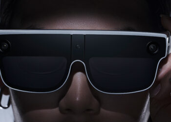 Xiaomi Wireless AR Glass Discovery Edition จับคู่กับกับสมาร์ทโฟนได้ง่ายๆ ด้วยการแตะเพียงครั้งเดียว