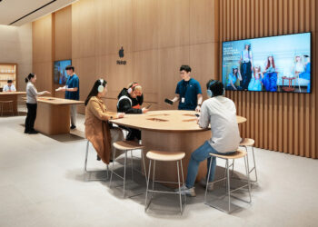 Apple ให้แฟนเพลง K-Pop สัมผัสประสบการณ์ Spatial Audio ที่ Apple Gangnam ซึ่งกำลังจะเปิดตัวในวันที่ 31 มีนาคมนี้