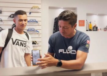 พบ iPhone 11 จมอยู่ในทะเลสาบนาน 1 สัปดาห์ แต่ยังรอดมาได้