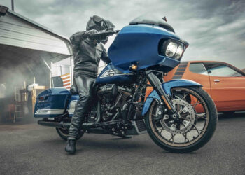 HARLEY-DAVIDSON เปิดตัวรถมอเตอร์ไซค์คอลเลกชัน FAST JOHNNIE โฉมใหม่ พบกับรุ่นลิมิเต็ดเอดิชันทั้ง 3 รุ่น ที่ได้รับแรงบันดาลใจจากรถมัสเซิลในยุค ’60 และ ’70