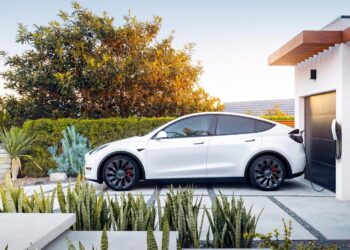 Tesla เตรียมเปิดศูนย์บริการแห่งแรก ณ รามคำแหง พร้อมขยายเครือข่ายสถานี Supercharging อย่างรวดเร็ว