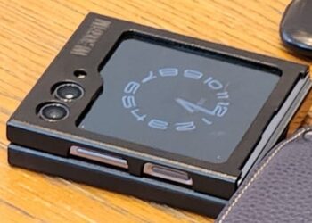 Samsung Galaxy Z Flip5 ถูกปล่อยภาพหลุดเครื่องจริงออกมาแล้ว