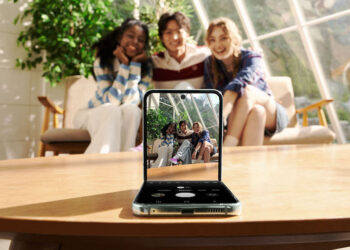 Samsung คาดว่าวัยรุ่นที่ใช้ iPhone จะเปลี่ยนมาใช้ Galaxy Z Fold และ Galaxy Z Flip มากขึ้น