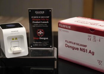 พลิกโฉมวงการแพทย์! ฟูจิฟิล์ม เปิดตัว “FUJIFILM Dengue NS1 Ag Test Kit”￼ชูนวัตกรรมชุดตรวจไข้เลือดออกที่แม่นยำและรู้ผลไวภายใน 15 นาที
