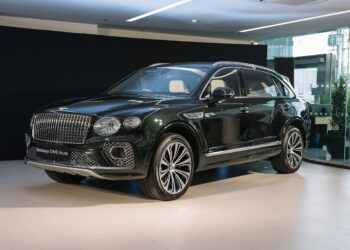 Bentley เปิดตัว Bentayga Extended Wheelbase Azure อัครยนตรกรรมแบบอเนกประสงค์ SUV รุ่นท๊อปและหรูหราเครื่องยนต์ V8 คันเดียวในไทย ราคาเริ่มต้น 22.6 ล้านบาท