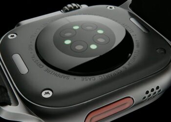 ชมคอนเซ็ปต์ Apple Watch Ultra 2 ตัวเรือน Black Titanium พร้อมเจาะหลุมบนหน้าจอ