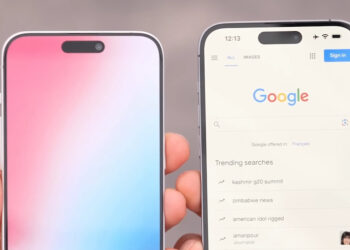 เทียบดีไซน์ iPhone 15 Pro เครื่องดัมมี่กับ iPhone 14 Pro