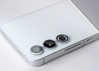 Samsung Galaxy S24 และ Galaxy S24+ จะใช้ดีไซน์ขอบเรียบแบน คล้ายกับ iPhone ในปัจจุบัน