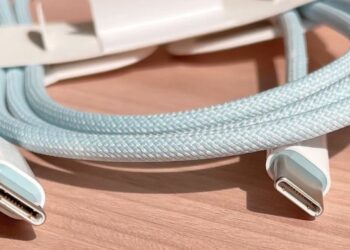 iPhone 15 ทุกรุ่น จะมาพร้อมสาย USB-C แบบถัก ยาว 1.5 เมตร