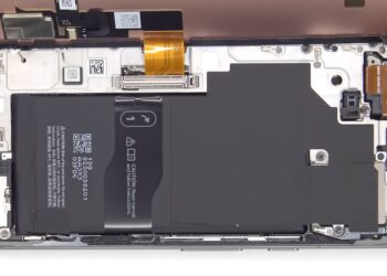 Google Pixel 8 ถูกแยกชิ้นส่วนแล้ว เผยให้เห็นการออกแบบภายในทั้งหมด (ชมคลิป!!)