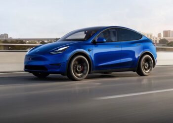 Tesla Model Y ในจีน ได้รับการอัปเกรดประสิทธิภาพ ล้อใหม่ และเพิ่มบรรยากาศภายในด้วย Ambient Light