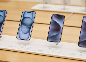 iPhone ยังได้รับความนิยมในกลุ่มวัยรุ่น และเป็นเจ้าของ Apple Watch เพิ่มมากขึ้น