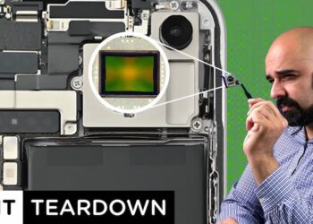 iPhone 15 ถูกชำแหละชิ้นส่วนแล้ว โดย iFixit พร้อมซูมให้เห็นชิ้นส่วนขนาดจิ๋วให้ชัดเจนมากขึ้น