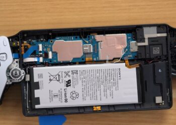 PlayStation Portal ถูกชำแหละชิ้นส่วนแล้ว พบชิปรุ่นเก่าของ Snapdragon การซ่อมแซมทำได้ยาก (ชมคลิป!!)