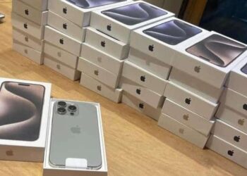 Apple ส่ง iPhone 15 Pro Max ผิดพลาด สั่งซื้อ 4 เครื่อง แต่ส่งมาให้ถึง 60 เครื่อง