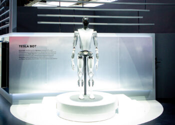 Tesla เปิดตัว Optimus นวัตกรรมหุ่นยนต์ Tesla ครั้งแรกที่งาน Thailand Motor Expo 2023