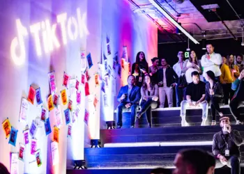 realme จัดโปรโมชันสุดพิเศษ! real Deals real Joy จัดเต็มกับส่วนลดและของแถมจุใจ ในวันที่ 1 ธันวาคม – 7 มกราคมทั่วประเทศ และโปรโมชันจาก realme Brand Shop ตลอดทั้งเดือน