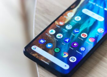 คนร้ายปล้นทรัพย์คนขับรถ Uber เอาทุกอย่างไปหมดยกเว้นสมาร์ทโฟน Android