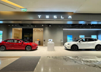 Tesla เปิดตัว Experience Store ใหม่ที่ชั้น 2 สยามพารากอน พร้อมเปิดตัวร้านค้าออนไลน์ให้สัมผัสประสบการณ์เต็มรูปแบบ