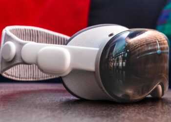 สื่อนอกหลายสำนักพร้อมใจกันปล่อยรีวิว Apple Vision Pro ออกมาแล้ว (ชมคลิป!!)