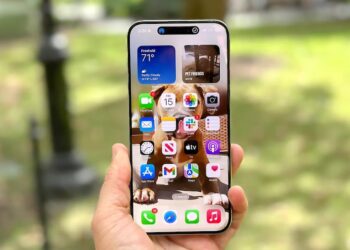 8 เหตุผลที่ทำให้ iPhone 15 Pro Max เหนือกว่า Samsung Galaxy S24 Ultra