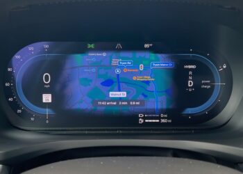 iOS 17.4 Beta 4 ช่วยให้ CarPlay แสดงข้อมูลแผนที่บนแผงหน้าปัด