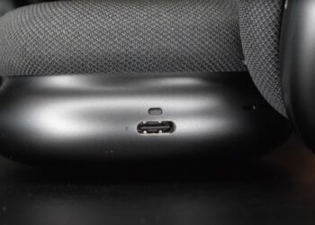 ปาดหน้า Apple!! วิศวกร เปิดตัว AirPods Max ที่ใช้พอร์ต USB-C เป็นครั้งแรก (ชมคลิป)