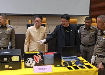 Operation Save Siam ปฏิบัติการ ตัดขาแก๊งคอลจีนเทา สะพายเป้ใส่เครื่องเกี่ยวสัญญาณ ตระเวณส่ง sms หลอกเหยื่อ ย่านสยาม         