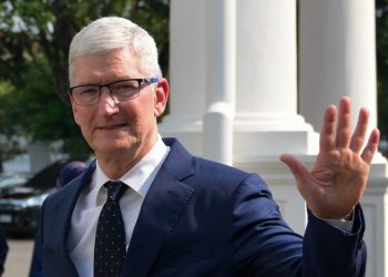 Tim Cook เดินทางไปพบกับผู้นำสิงคโปร์ หลังจากเยือนเวียดนามและอินโดนีเซียก่อนหน้านี้