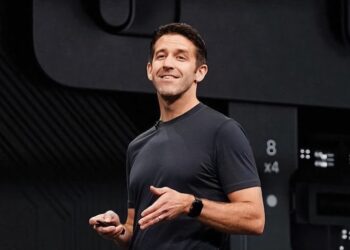 John Ternus อาจเป็นซีอีโอของ Apple ต่อจาก Tim Cook