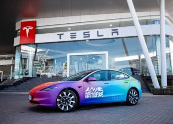 Tesla เปิดตัวแคมเปญ Drive with Pride ขับเคลื่อนอย่างภาคภูมิ ปีที่ 2 มุ่งค้นหาเรื่องราวที่แตกต่างและโดดเด่น เพื่อลุ้นขับ Tesla สีรุ้งรุ่นลิมิเต็ด อิดิชั่น