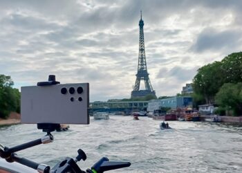 ชมพิธีเปิดโอลิมปิก 2024 ผ่านกล้อง Galaxy S24 Ultra สดจากปารีส พร้อมมอบ Galaxy Z Flip6 Olympic Edition เซอร์ไพรส์นักกีฬาเก็บโมเมนต์ประทับใจ