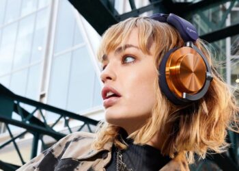 Dyson OnTrac คู่แข่ง AirPods Max ให้อายุการใช้งานยาวนาน 55 ชั่วโมง สามารถปรับแต่งสีสันได้ตามใจชอบ