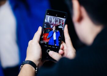 vivo ชวนส่องภาพบรรยากาศ Vogue Fest x GQ Playground พาเหล่าแฟชั่นนิสต้าแจ้งเกิดบนปกนิตยสารด้วยพลังพอร์ตเทรต ZEISS บน V40 Pro 5G