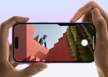 iOS 18.1 เพิ่มตัวเลือกในการสลับใช้กล้องเซลฟี่ iPhone 16 ด้วย Camera Control