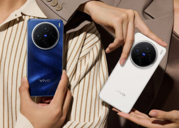 vivo X200 ถูกเผยโฉมออกมาแล้ว มาพร้อมสีน้ำเงินที่มีลวดลายจากคลื่นทะเล