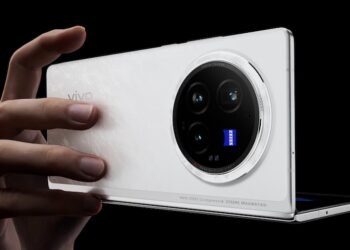 vivo X Fold4 จะมีดีไซน์บางเบา แบตใหญ่ประมาณ 6000mAh กล้องหลัง 3 ตัว 50MP เปิดตัวปีหน้า แต่มาช้ากว่ารุ่นก่อน