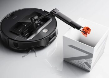 Roborock Saros Z70 หุ่นยนต์ดูดฝุ่นที่มีแขนกล ช่วยหยิบขยะหรือเก็บของบนพื้นได้ รองรับ Matter