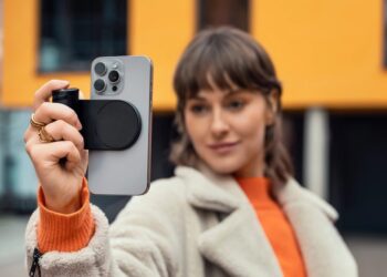 Leica LUX Grip เปลี่ยน iPhone ให้เป็นกล้อง Leica เปิดรับจองในไทยแล้ว ราคา 11,800 บาท