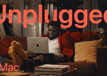 Apple ปล่อยโฆษณาใหม่สำหรับ MacBook Pro เน้นแบตอึด และจอสู้แดด