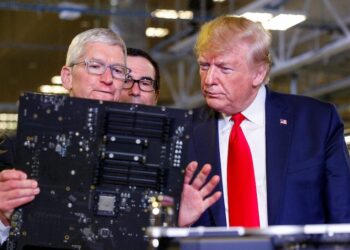 Apple จะเผชิญต้นทุนเพิ่มสูงขึ้นราว 3 หมื่นล้านบาท ในไตรมาสที่ 2 จากการขึ้นภาษีนำเข้าของ Donald Trump