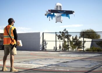 Amazon เริ่มจัดส่ง iPhone และ Samsung Galaxy โดยใช้โดรน รอรับภายใน 60 นาที