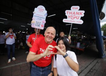 ผู้บริหารทรูลงพื้นที่เข้าถึง รับฟังเข้าใจความต้องการของลูกค้าทรู-ดีแทค