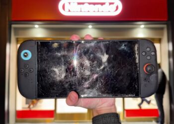 อย่าหาทำ!! YouTuber ช่องดังทุบ Nintendo Switch 2 หน้าร้าน Nintendo ขณะที่หลายคนกำลังต่อแถวรอซื้อ