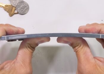 จะรอดไหม? Samsung Galaxy S25 Edge ถูกทดสอบหักตัวเครื่องด้วยมือเปล่า