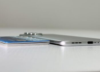 Infinix เผยภาพแรก HOT 60 Pro+ สมาร์ทโฟนหน้าจอโค้ง 3 มิติที่บางที่สุดในโลกเพียง 5.95 มม. แบต 5160 mAh