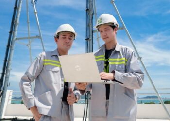 แรงไม่รอใคร! AIS เปิดใช้งานคลื่น 2100 MHz ทันทีหลังชนะประมูลส่งพลัง Super Block ขยายสปีด เร็วแรงขึ้น 200% ให้ลูกค้าทุกพื้นที่ทั่วไทย