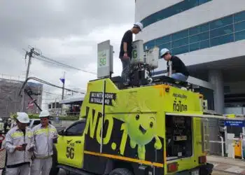 AIS รุดเสริมสัญญาณเครือข่าย 4G/5G หลังเหตุถนนทรุดตัววงกว้างหน้า รพ.วชิรพยาบาล