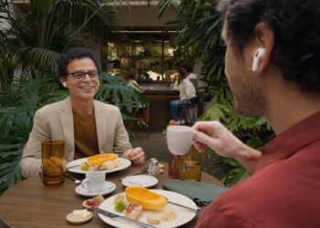 AirPods 4 และ AirPods Pro 2 จะได้รับฟีเจอร์ Live Translation เช่นเดียวกับ AirPods Pro 3